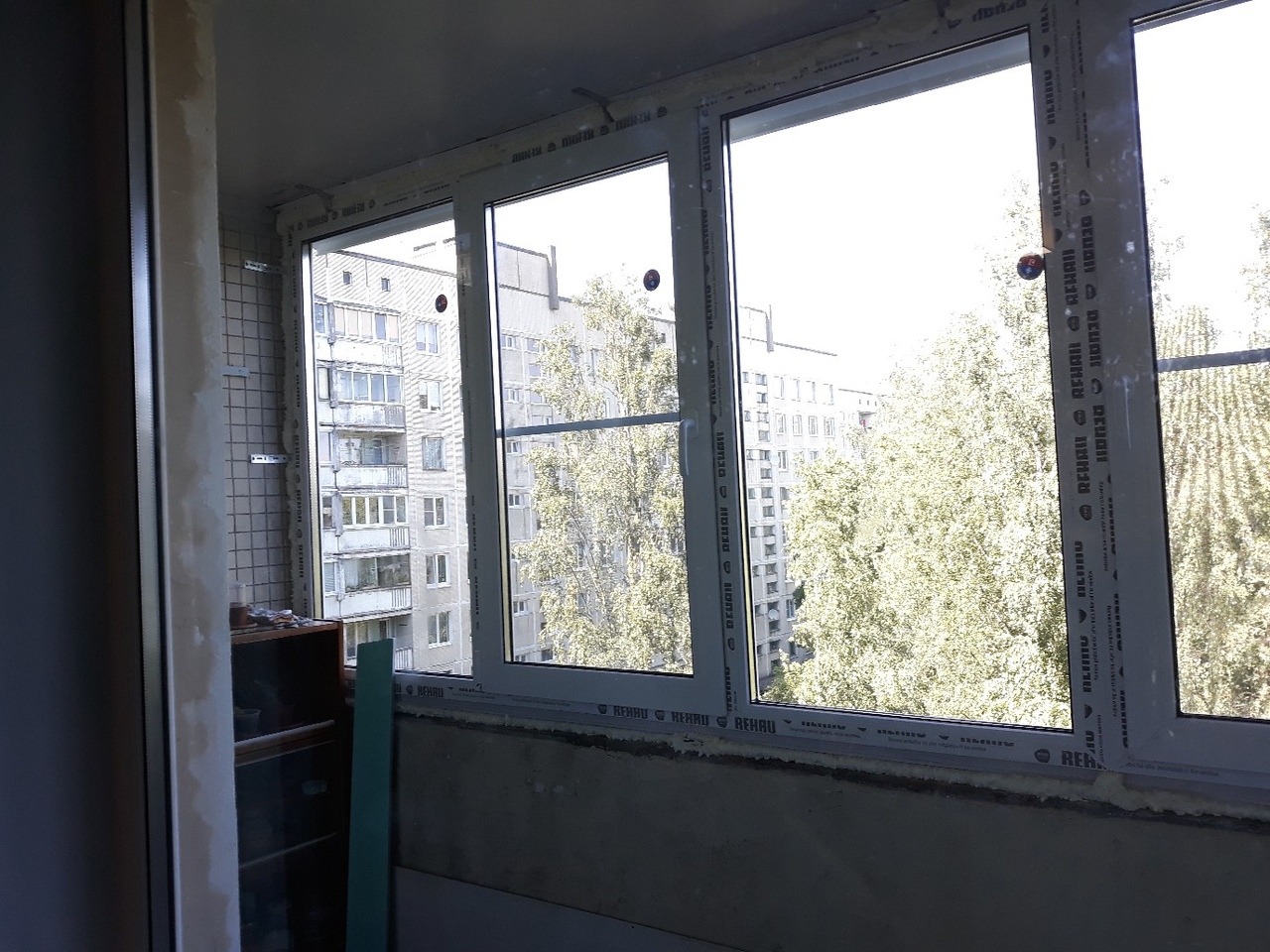 Окна на лоджию в Москве
